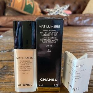 Matt Lumiere CHANEL Long Lasting foundation
